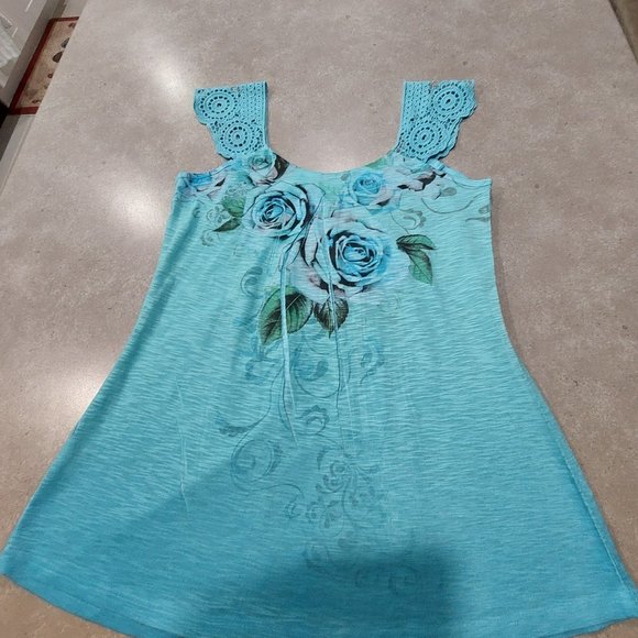 7 WONDERS Women's Blue Floral Print Top w/Embroidery Shoulder Straps Size Small - Picture 4 of 6